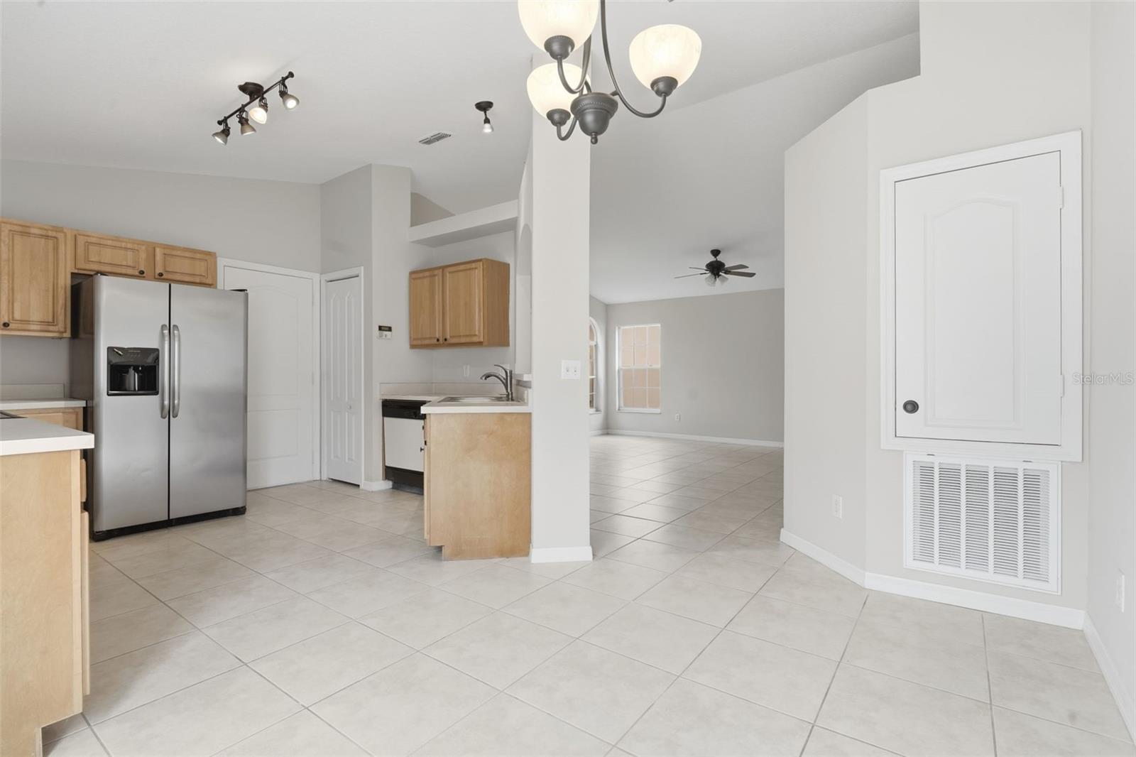 TUSCANY POINTE PH 01 - Residential