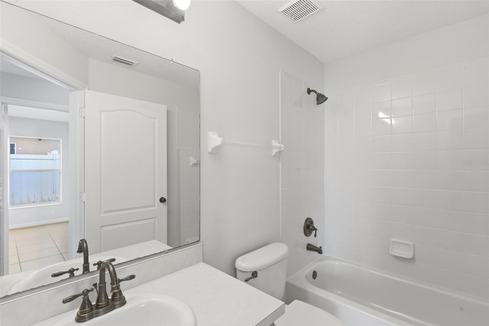 TUSCANY POINTE PH 01 - Residential