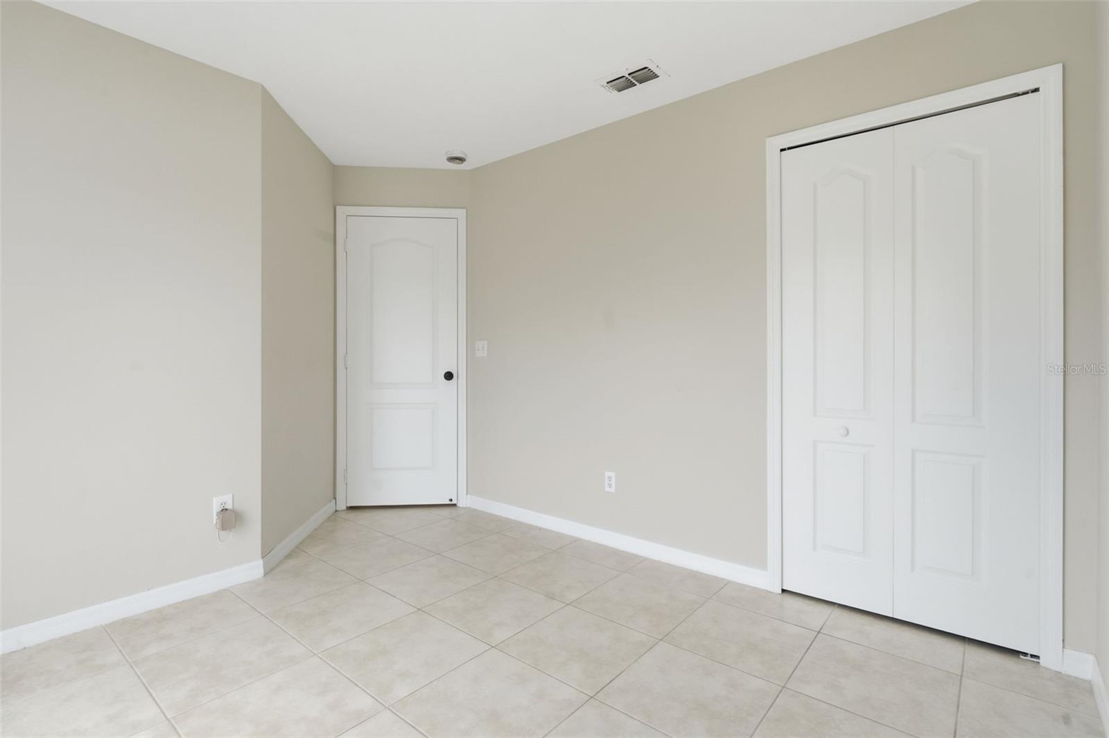 TUSCANY POINTE PH 01 - Residential