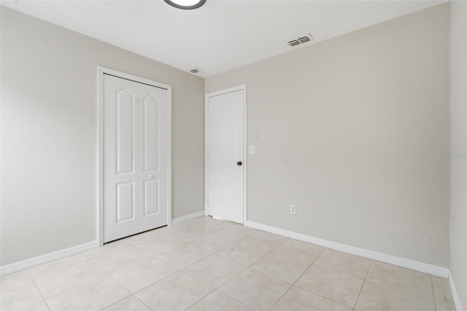 TUSCANY POINTE PH 01 - Residential