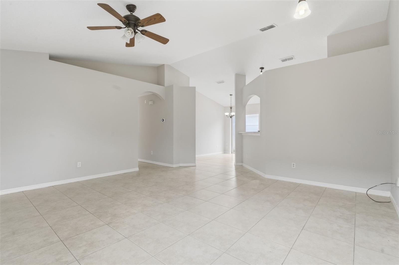 TUSCANY POINTE PH 01 - Residential