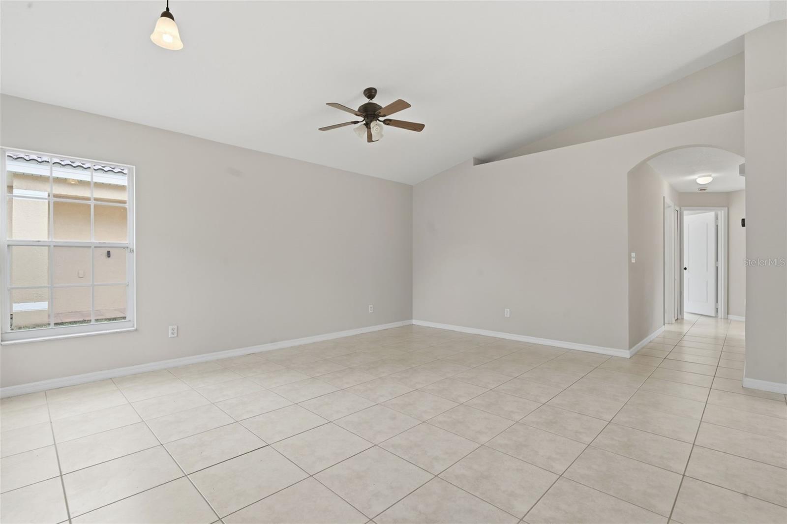 TUSCANY POINTE PH 01 - Residential