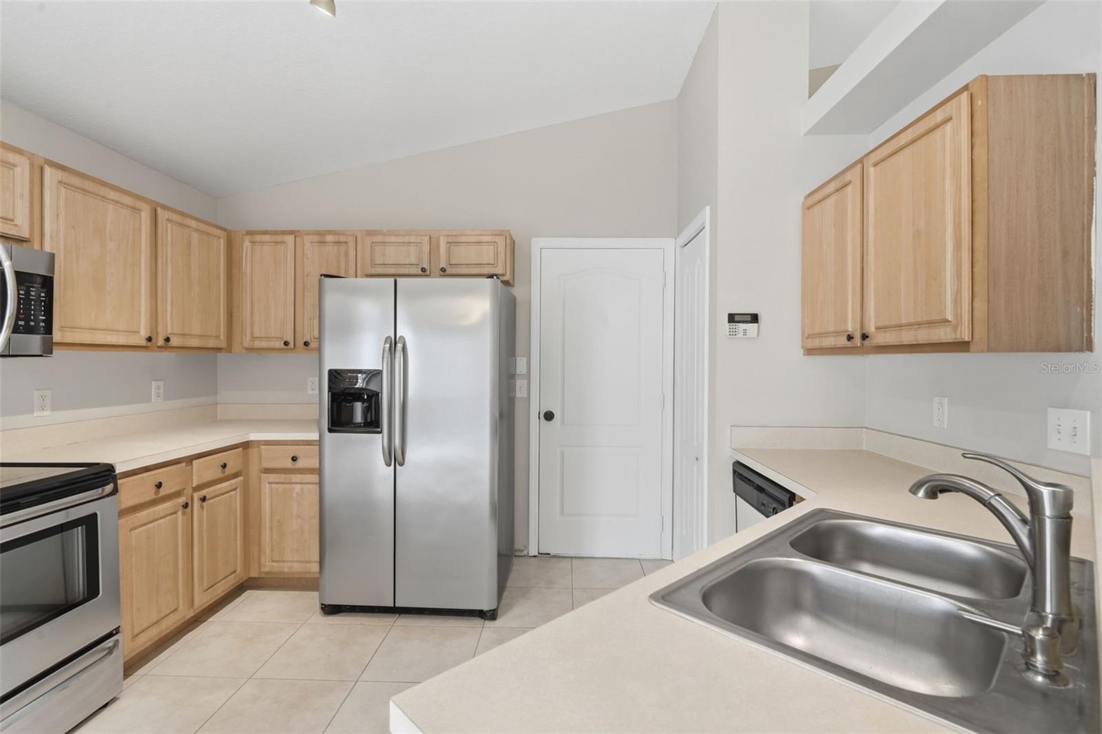 TUSCANY POINTE PH 01 - Residential