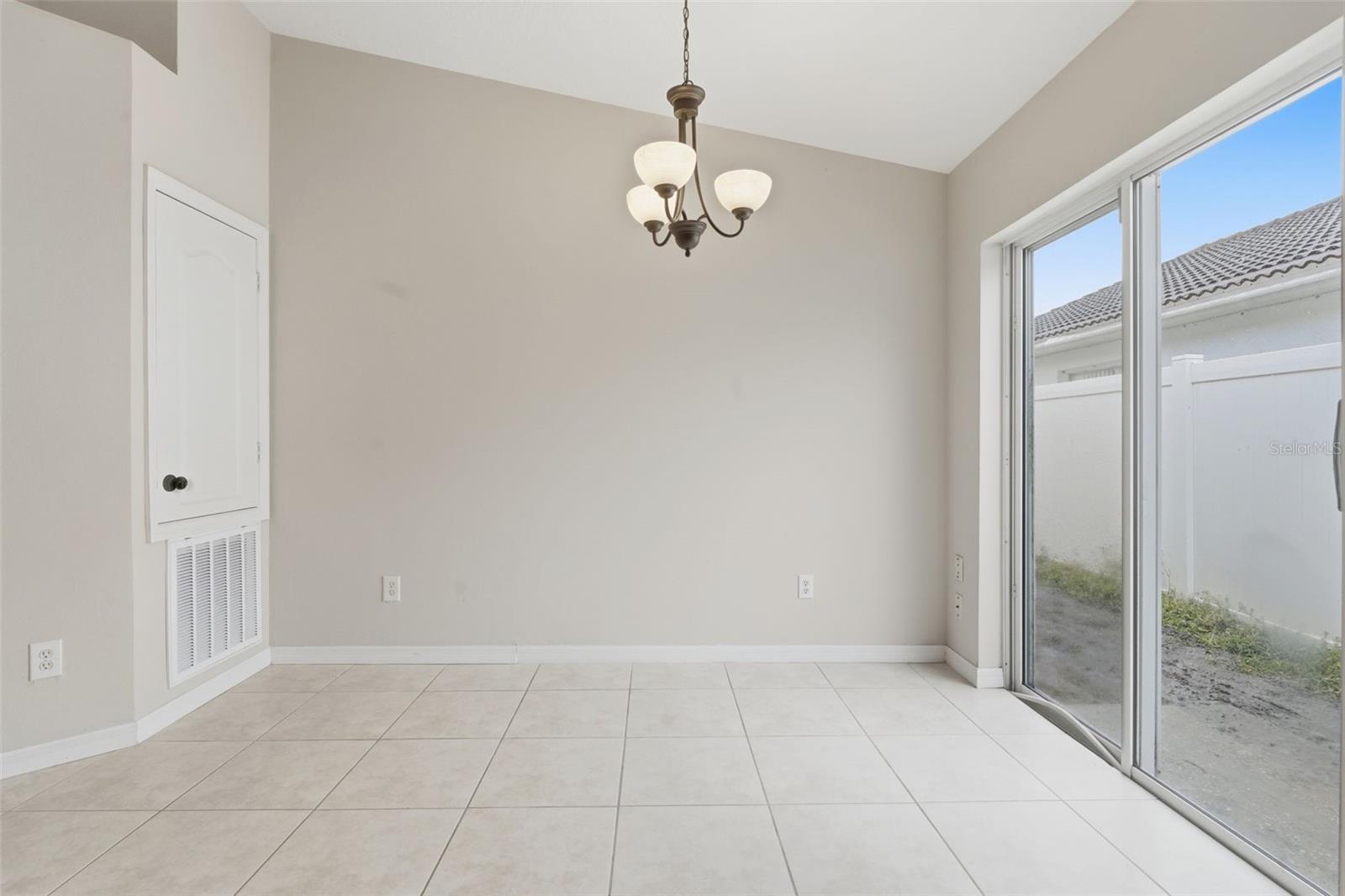 TUSCANY POINTE PH 01 - Residential