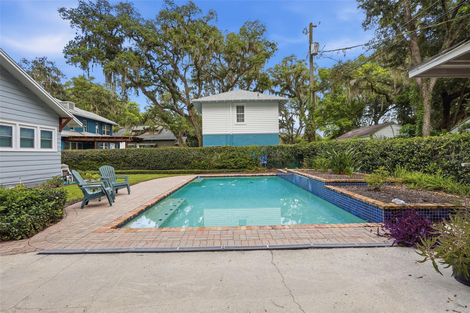 309 W 16TH STREET