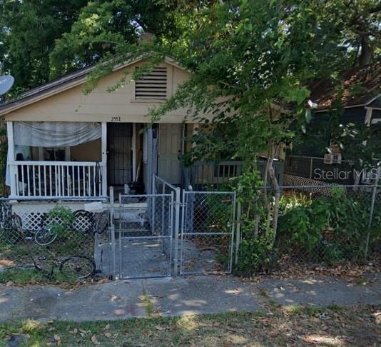 Choose to rent with confidence from a licensed real estate brokerage. Our application process is quick and easy!
THIS PROPERTY IS PRE-LISTED NOW!
We're excited to announce that this property is pre-listed. Although it requires some tender loving care and isn't in mint condition, our committed team is eager to help turn it into your new home by your preferred move-in date.
NOTE: Some pre-listed properties may not be fully available for tours, but feel free to drive by at your convenience! For additional information, don't hesitate to get in touch.
We proudly welcome all pets!
This charming home is ideal for comfortable living! With its spacious layout, this residence offers everything you need to relax and enjoy life. Don't miss out on the opportunity to make this house your new home! Contact us today for more information!
This company is committed to supporting the guidelines of the U.S. Fair Housing Act (Title VIII of the Civil Rights Act of 1968), as amended, which prohibits discrimination in the sale, rental, and financing of housing transactions because of race, color, religion, sex, handicap, familial status, or national origin. The move-in fee varies between two to three times the rent, based on the results of your application. Alabama LLC, CQ1056586.