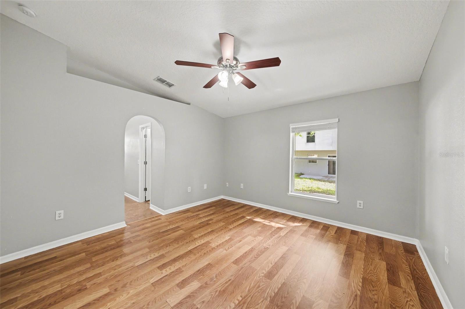 ORVERLOOK/LK GRIFFIN - Residential