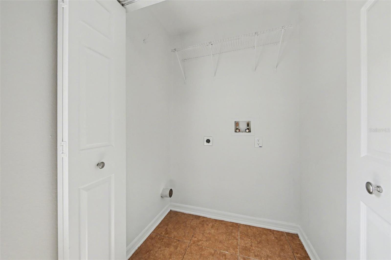 ORVERLOOK/LK GRIFFIN - Residential