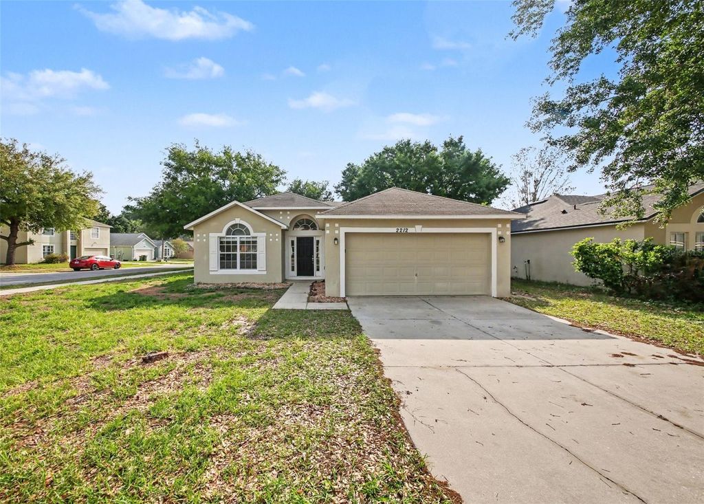 Photo of 2212 Nicollett Way, Leesburg, FL 34748 (MLS # O6393096)