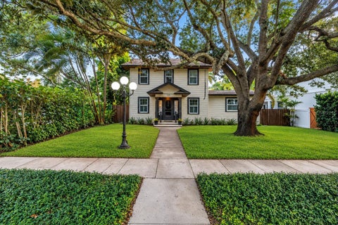 Photo of 229 18th Avenue NE, St Petersburg, FL 33704 (MLS # TB8549899)