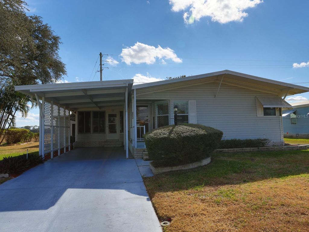 Photo of 6092 Southern Oaks Drive SE, Winter Haven, FL 33884 (MLS # L4958637)