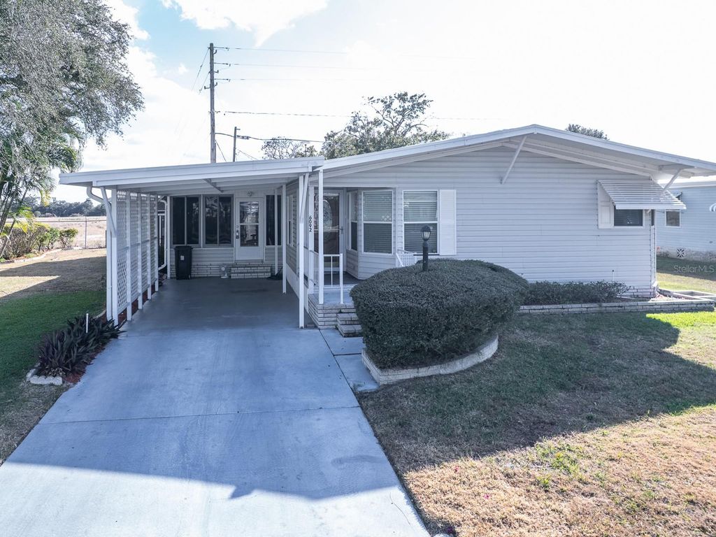 Photo of 6092 Southern Oaks Drive SE, Winter Haven, FL 33884 (MLS # L4958637)