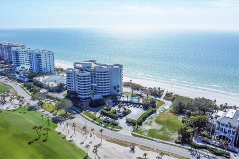 A home in LONGBOAT KEY