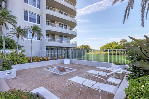 A home in LONGBOAT KEY