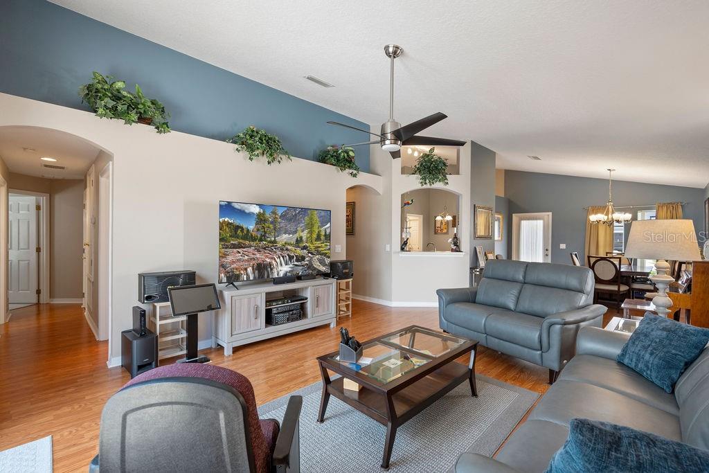 SPRINGVIEW UNIT 07 - Residential