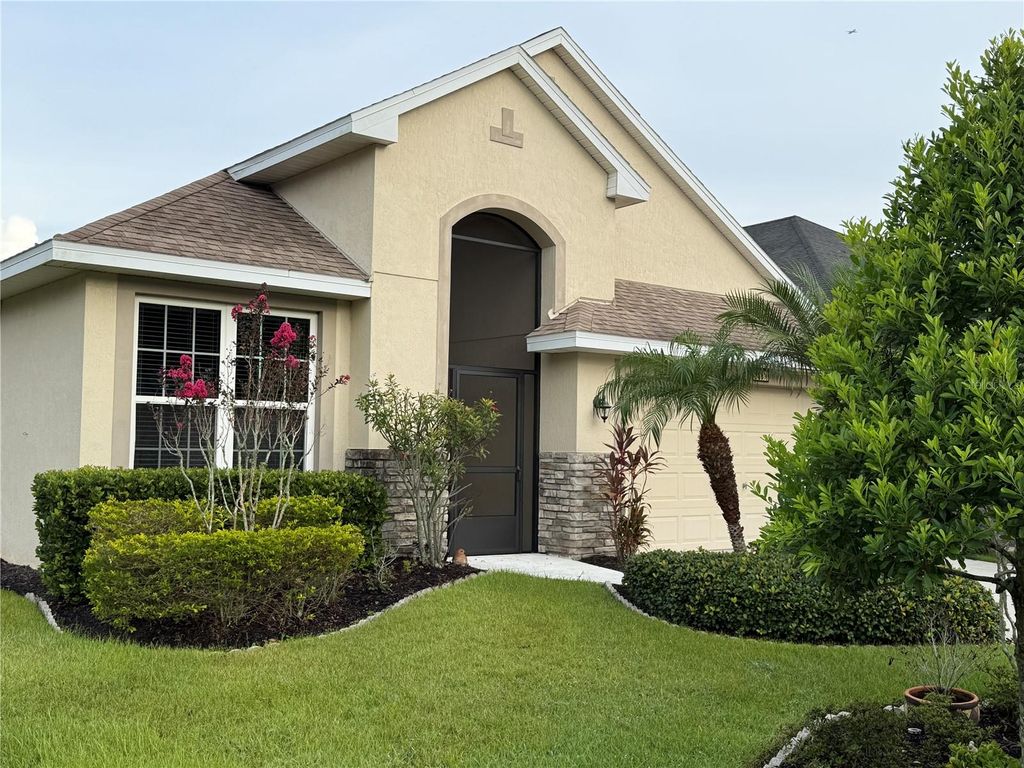 Photo of 8301 Bridgeport Bay Circle, Mount Dora, FL 32757 (MLS # G5108256)