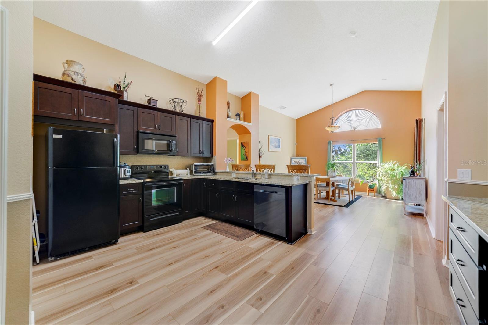 COUNTRY RUNB 45/92 - Residential