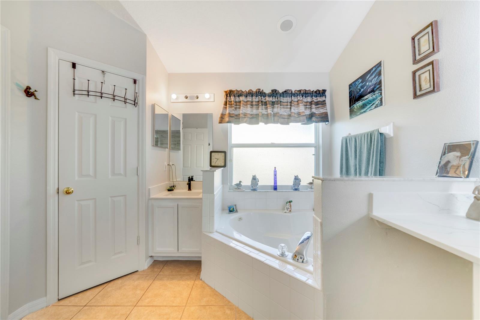 COUNTRY RUNB 45/92 - Residential