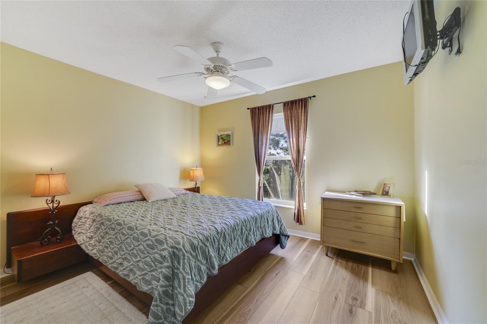 COUNTRY RUNB 45/92 - Residential