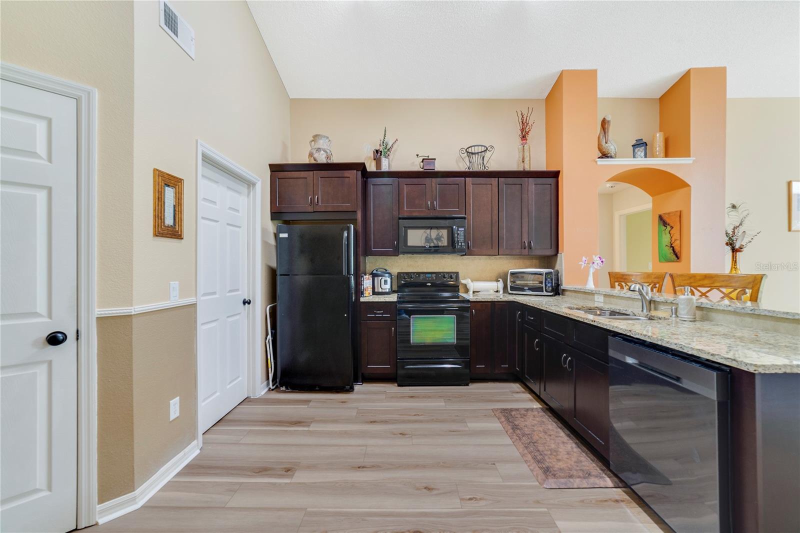 COUNTRY RUNB 45/92 - Residential