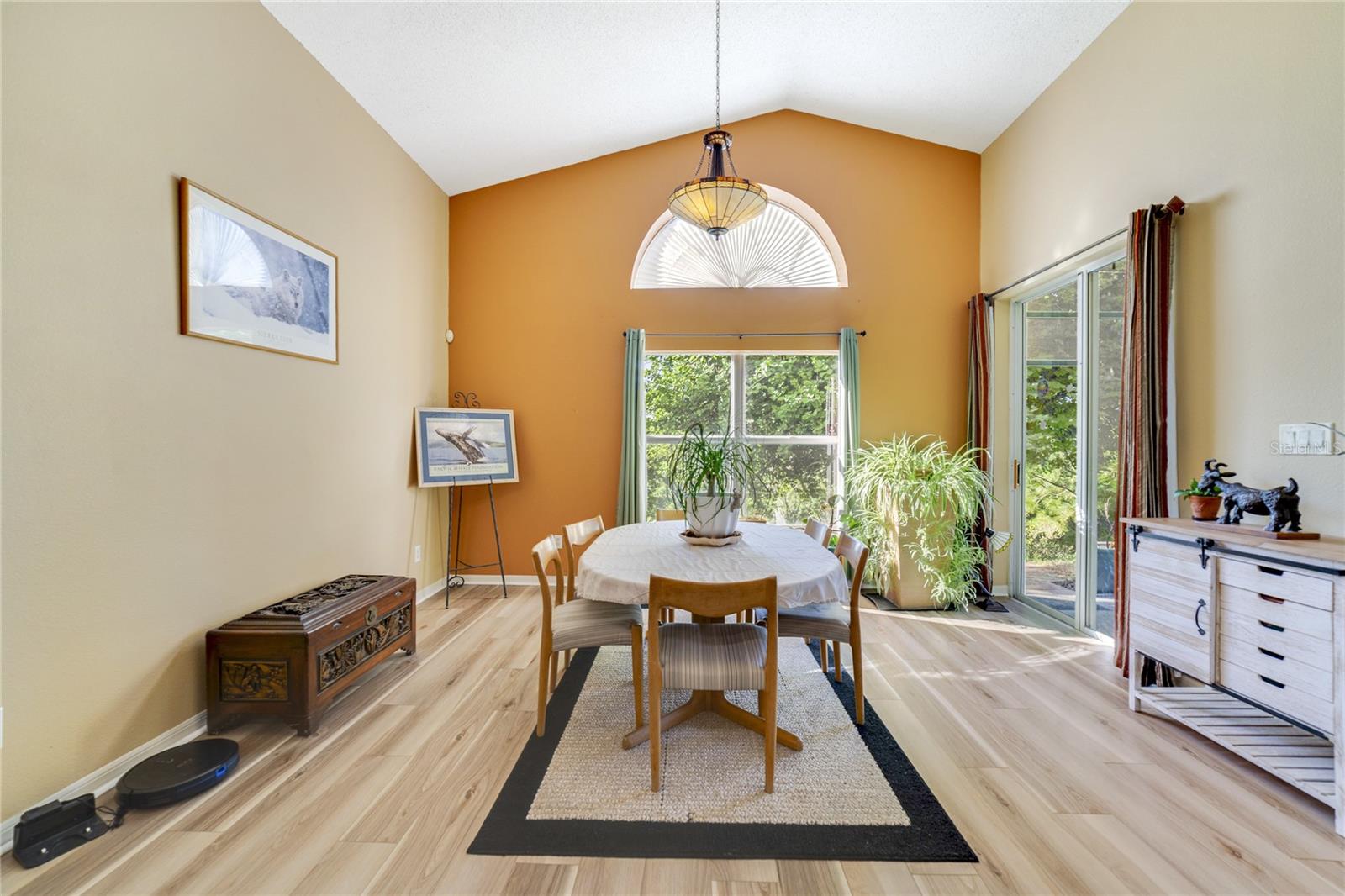 COUNTRY RUNB 45/92 - Residential