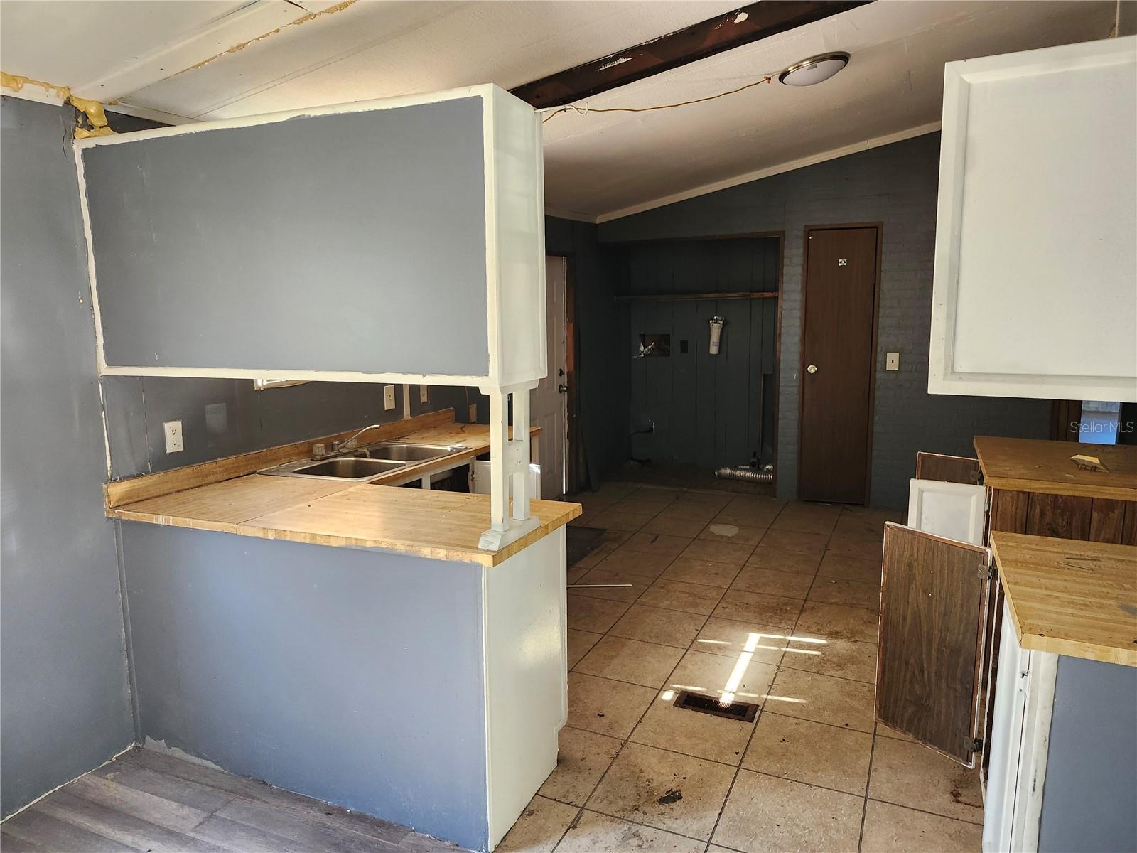 LAKE ANNE ESTATES - Residential