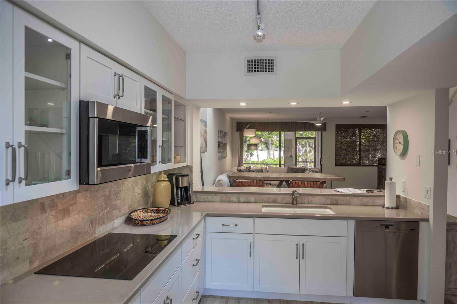 FAIRWAY BAY 1 - Residential Lease