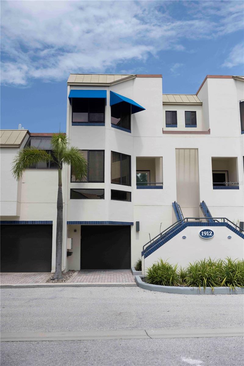 Turnkey Townhouse on Longboat Key – Resort-Style Living!
Live the island dream in this beautifully furnished 2-bedroom, 2.5-bathroom townhouse in the exclusive gated community of Fairway Bay. Located on picturesque Longboat Key, this bright and spacious home offers two ensuite bedrooms for ultimate comfort and privacy. Enjoy private beach access to the stunning Gulf of Mexico, take a dip in the heated pool and spa, and soak in the relaxed coastal lifestyle. You're just minutes from the world-famous St. Armands Circle, with its fabulous shopping, dining, and entertainment options, and a quick drive to vibrant downtown Sarasota and the local theater scene. Additional charges 13% sales/resort tax to be paid by tenants if lease is three to six months. This rental has it all—location, luxury, and lifestyle. Just bring your suitcase!