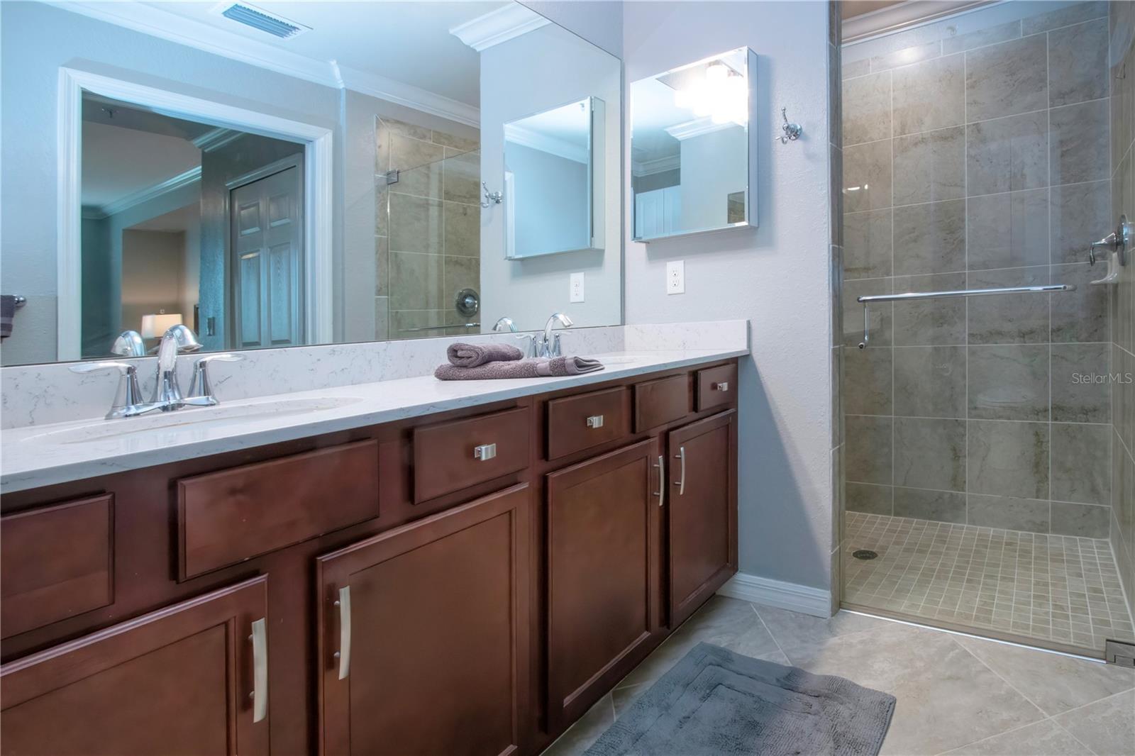 VERANDA I AT LAKEWOOD NATIONAL PH 4 - Residential Lease