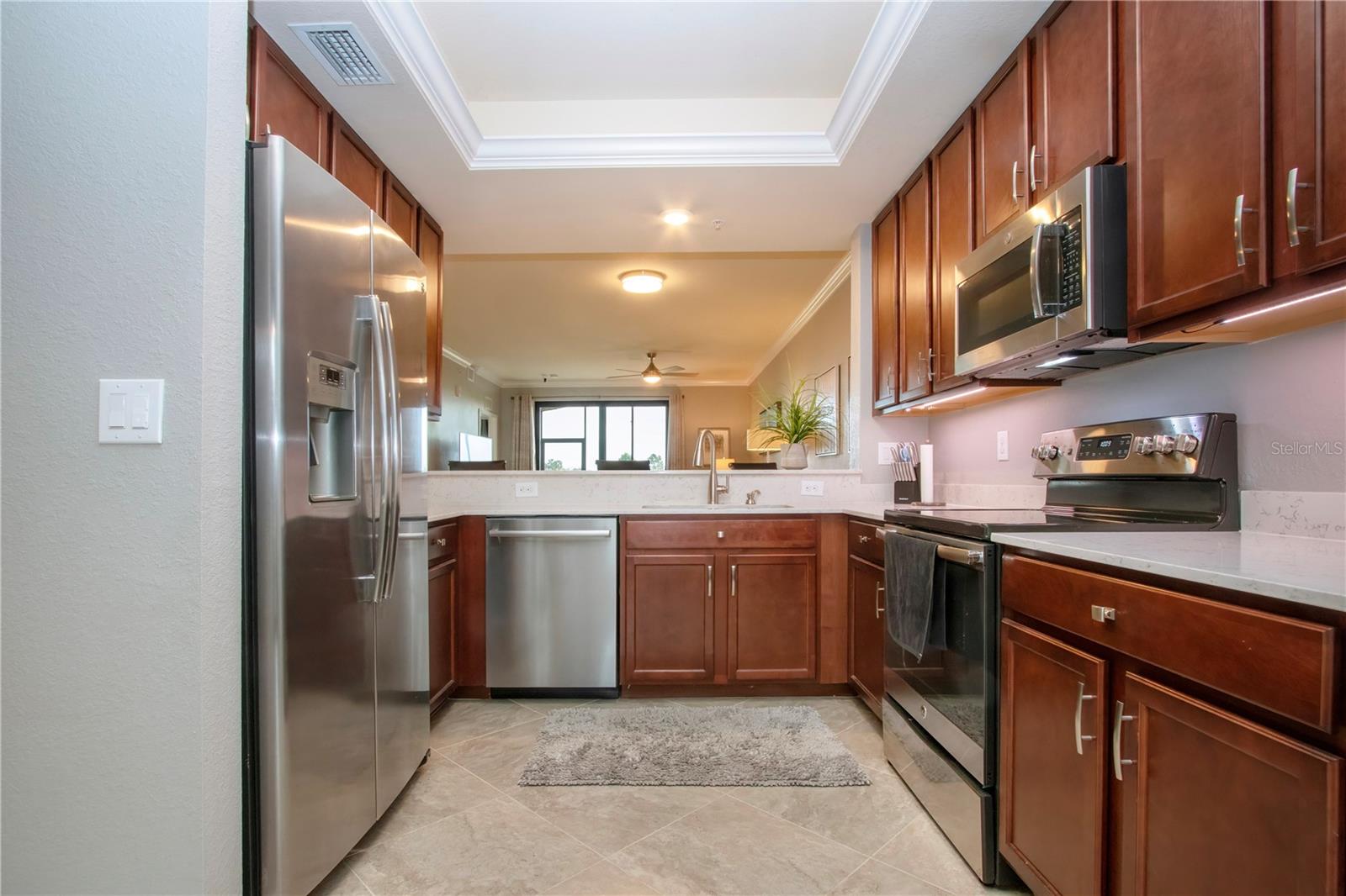 VERANDA I AT LAKEWOOD NATIONAL PH 4 - Residential Lease