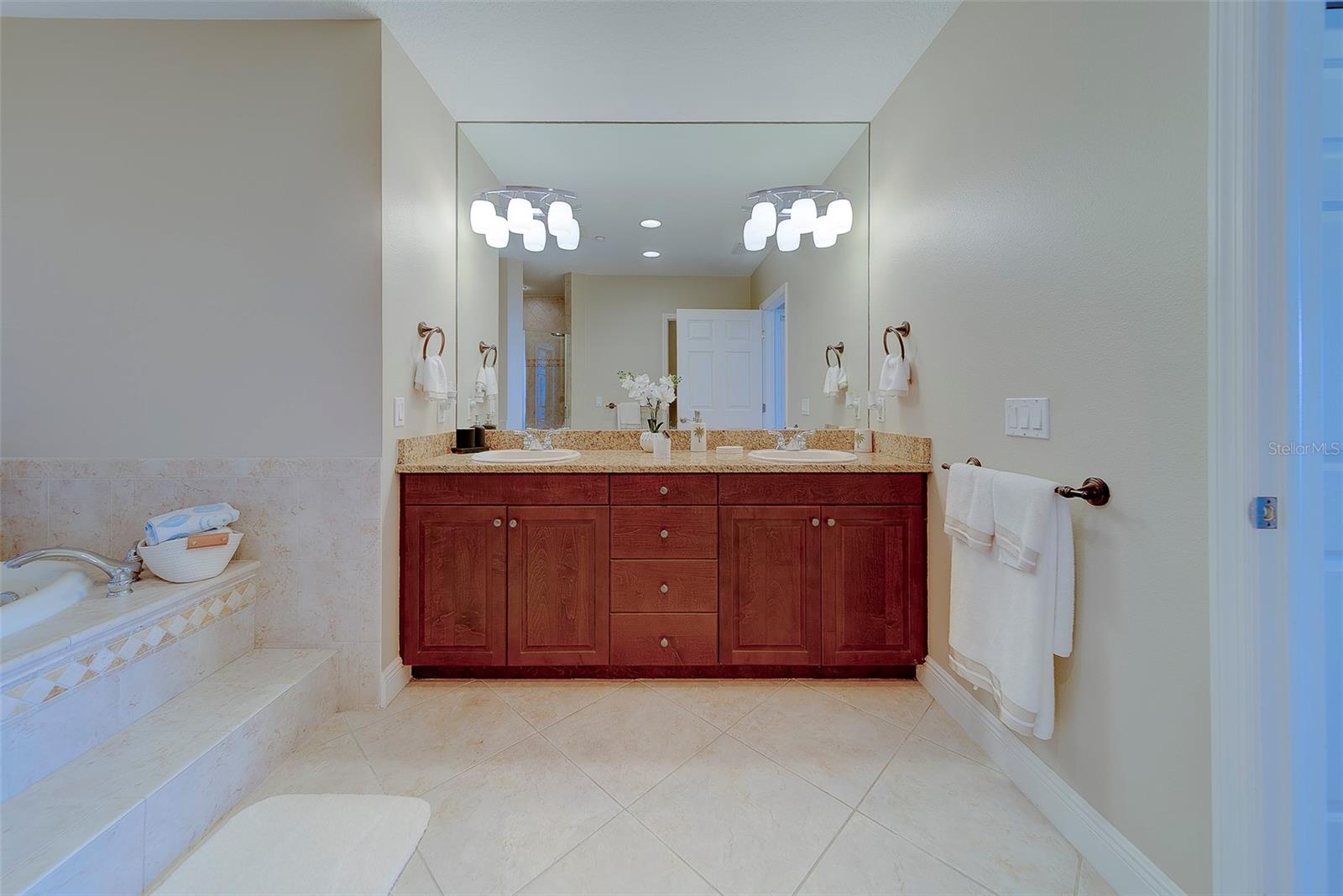 LAS BRISAS CONDO - Residential Lease