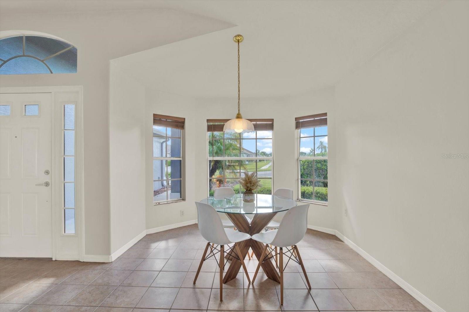 1851 ARBOR KNOLL LOOP