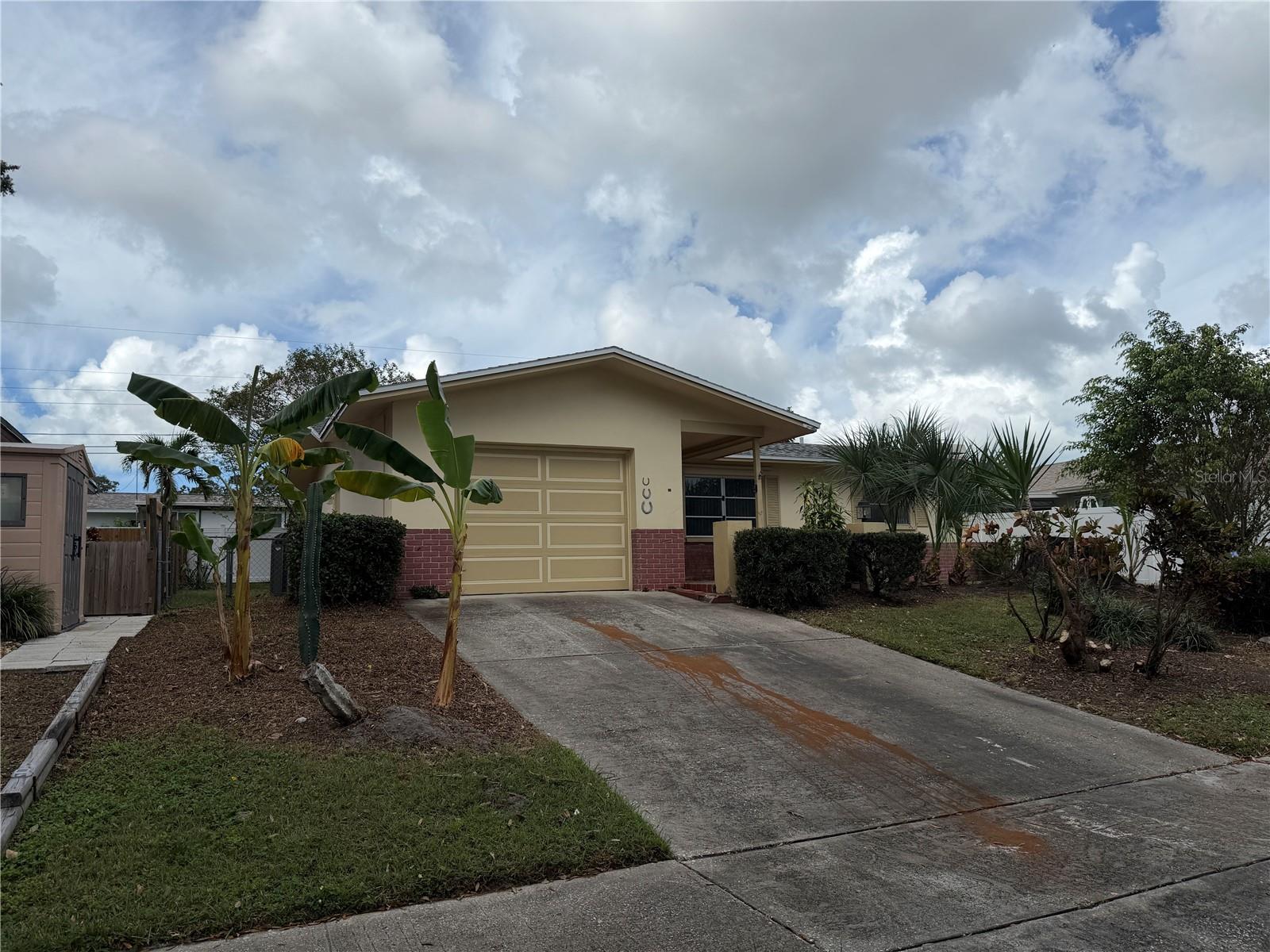 ROSERY GROVE VILLA 3RD ADD - Residential