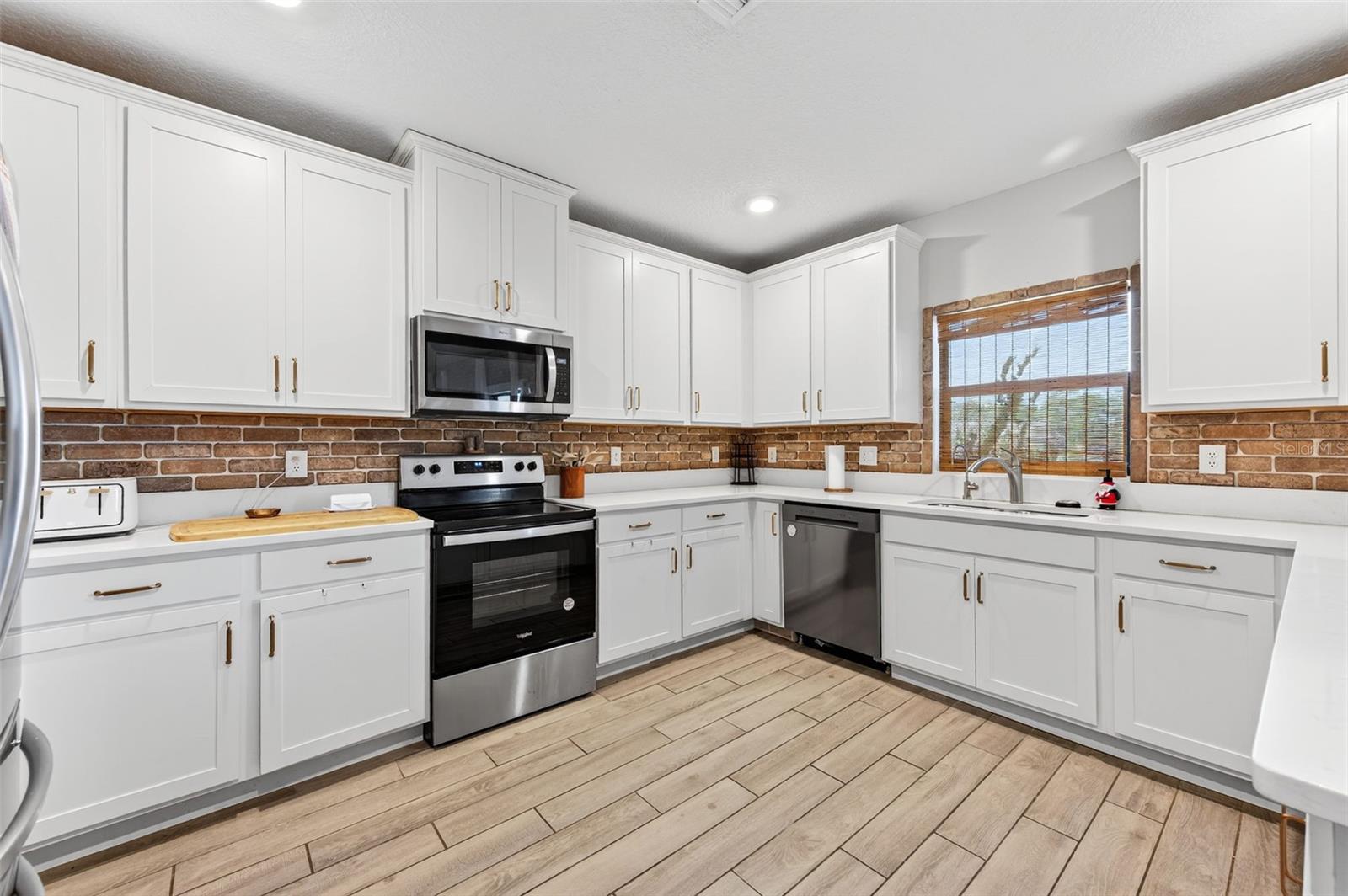 SAWGRASS LAKES PH FIVE - Residential
