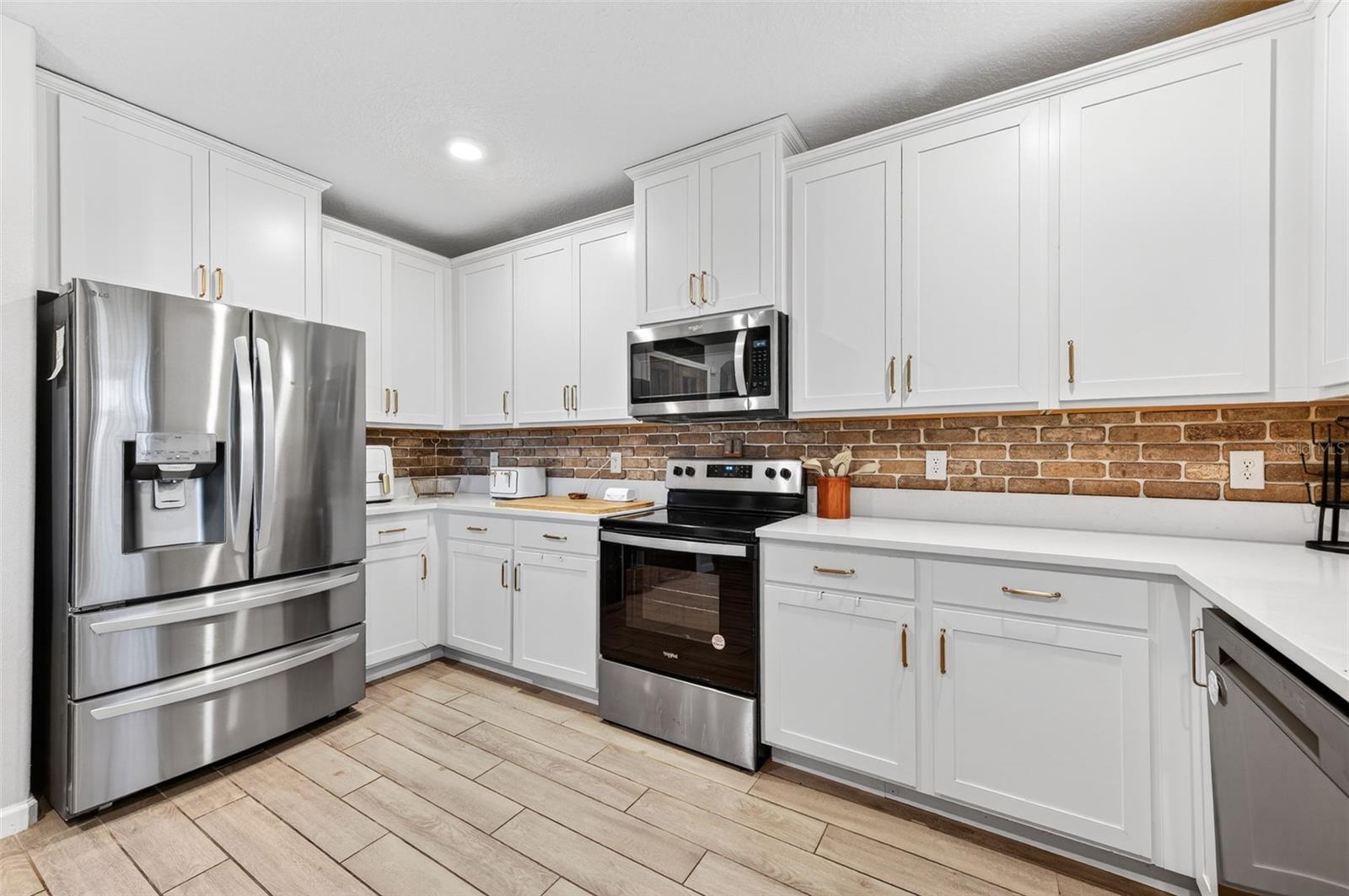 SAWGRASS LAKES PH FIVE - Residential