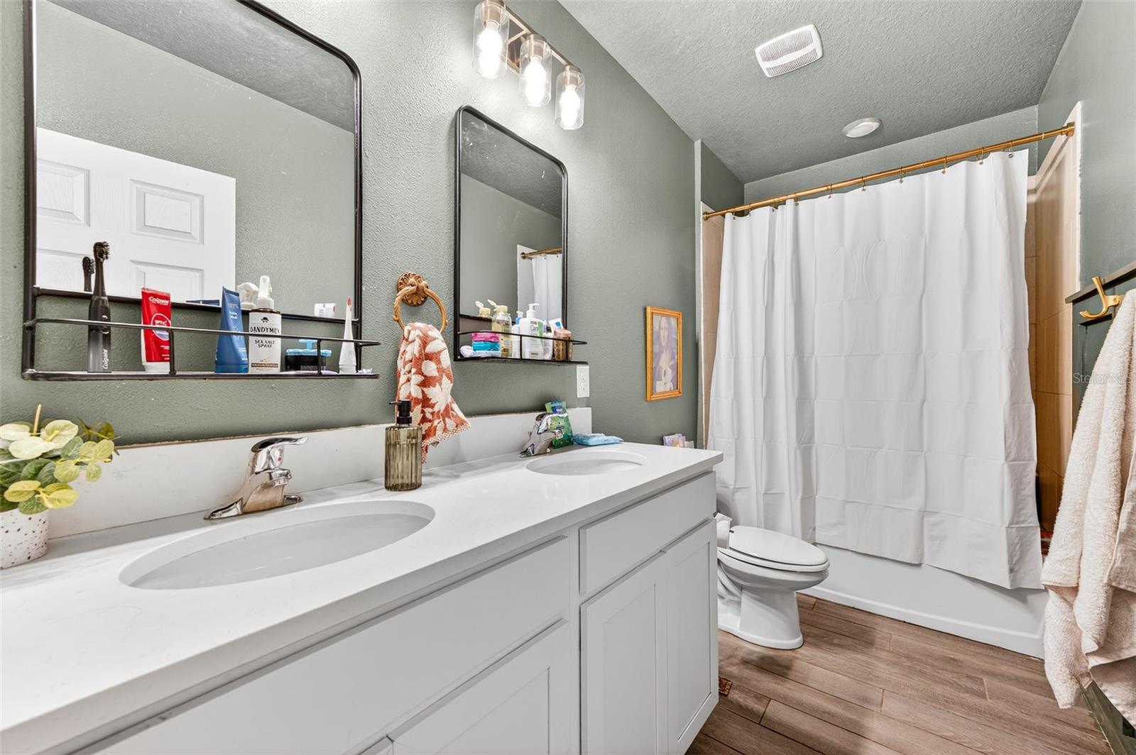 SAWGRASS LAKES PH FIVE - Residential