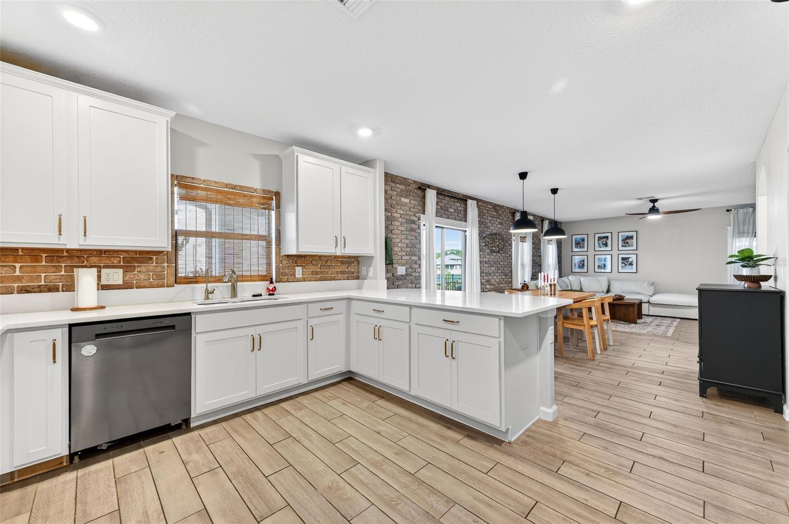 SAWGRASS LAKES PH FIVE - Residential