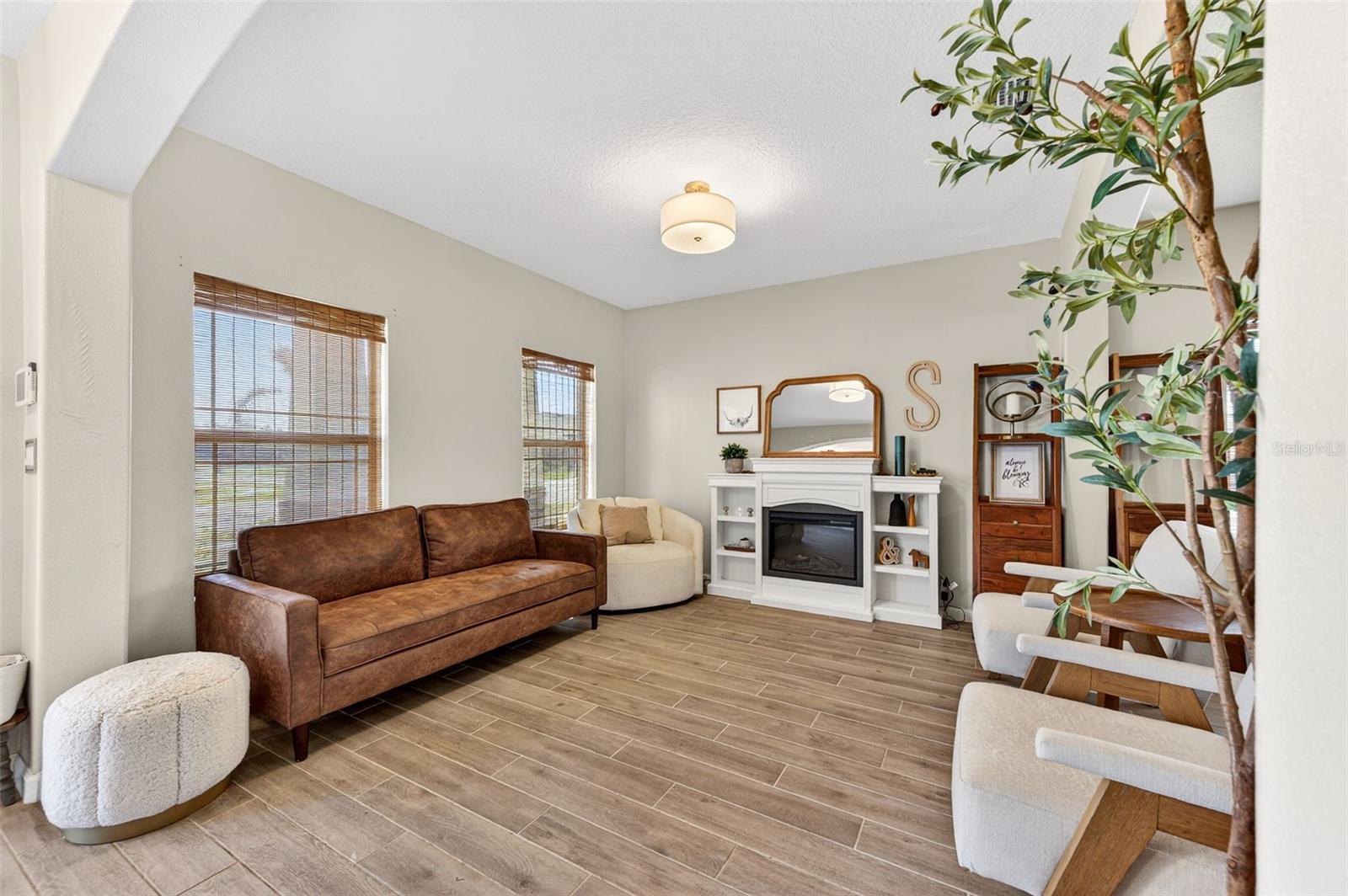 SAWGRASS LAKES PH FIVE - Residential