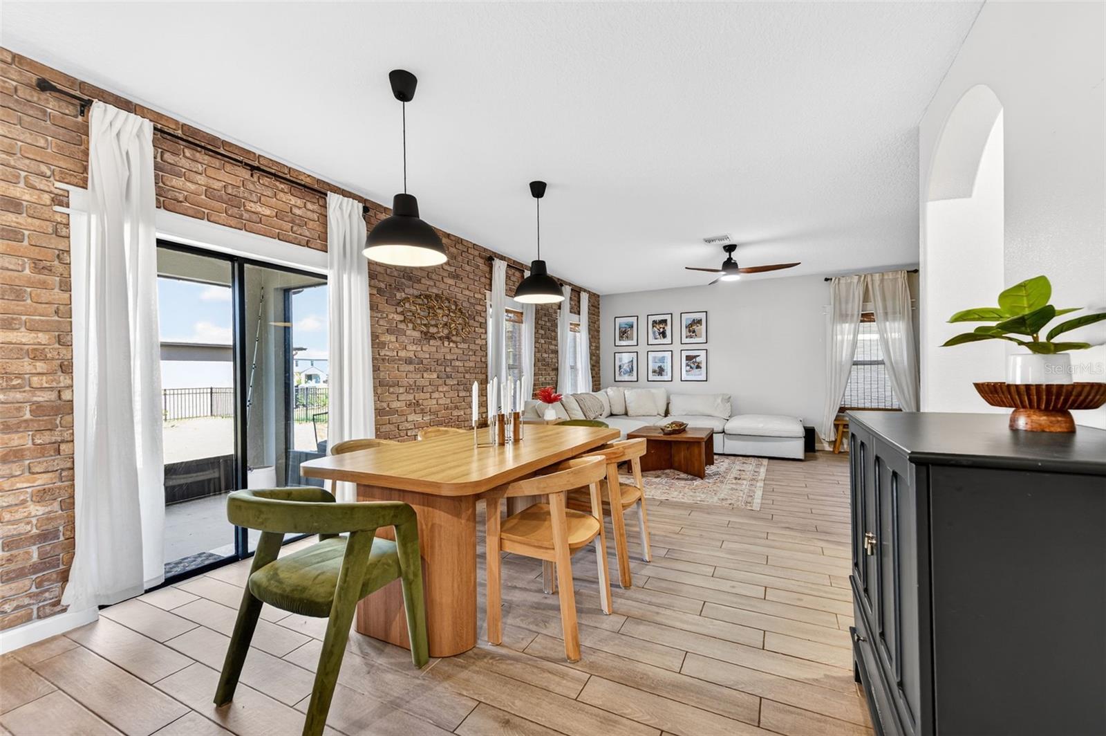 SAWGRASS LAKES PH FIVE - Residential