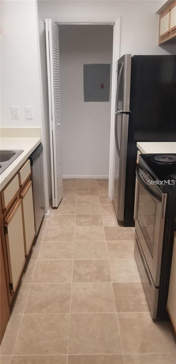 246 AFTON SQUARE 105