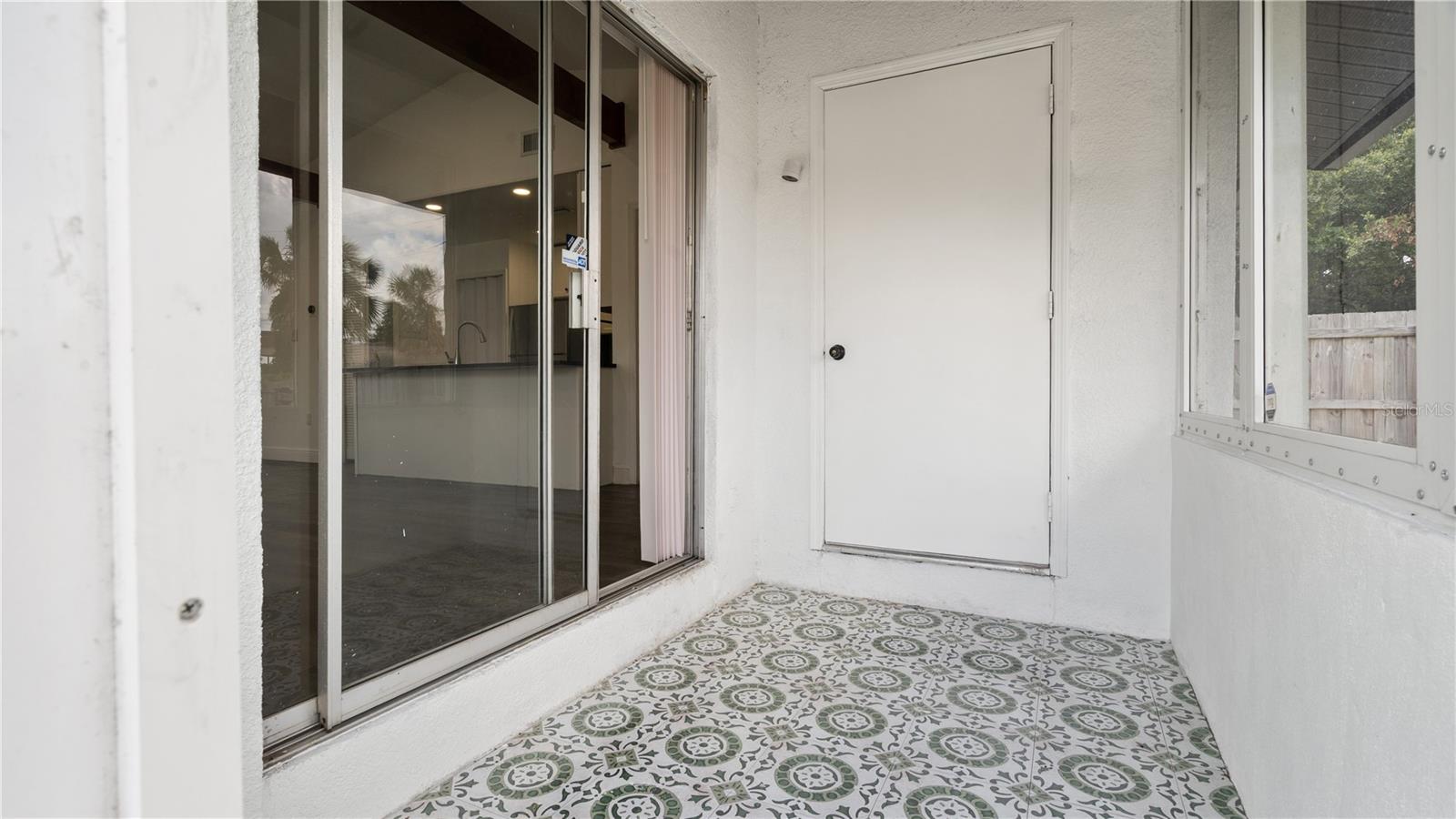 DOVER CIRCLE - Residential