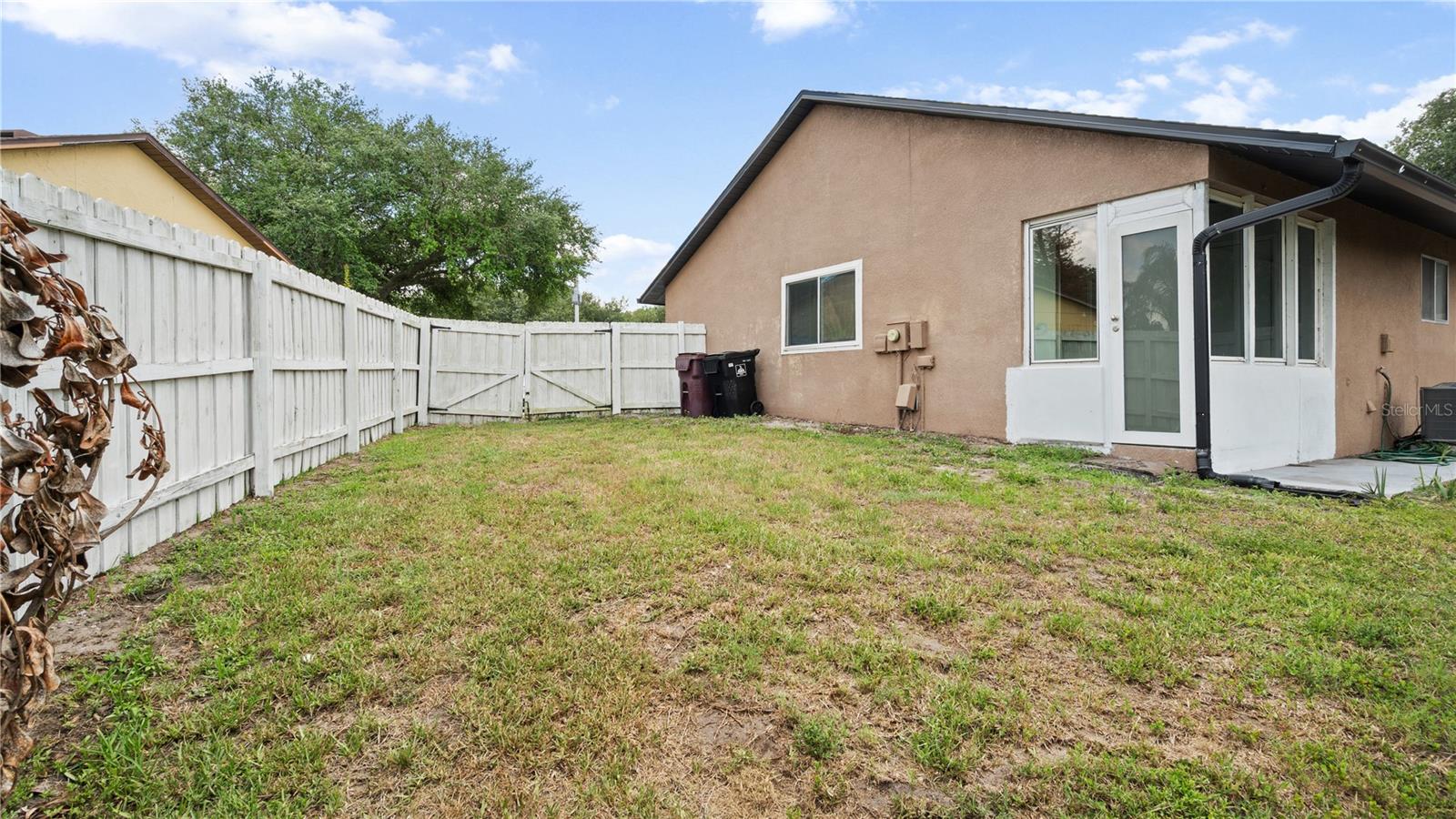 DOVER CIRCLE - Residential