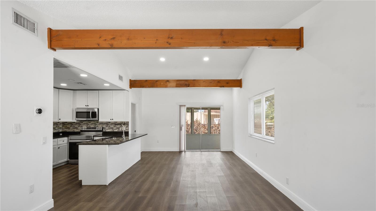 DOVER CIRCLE - Residential