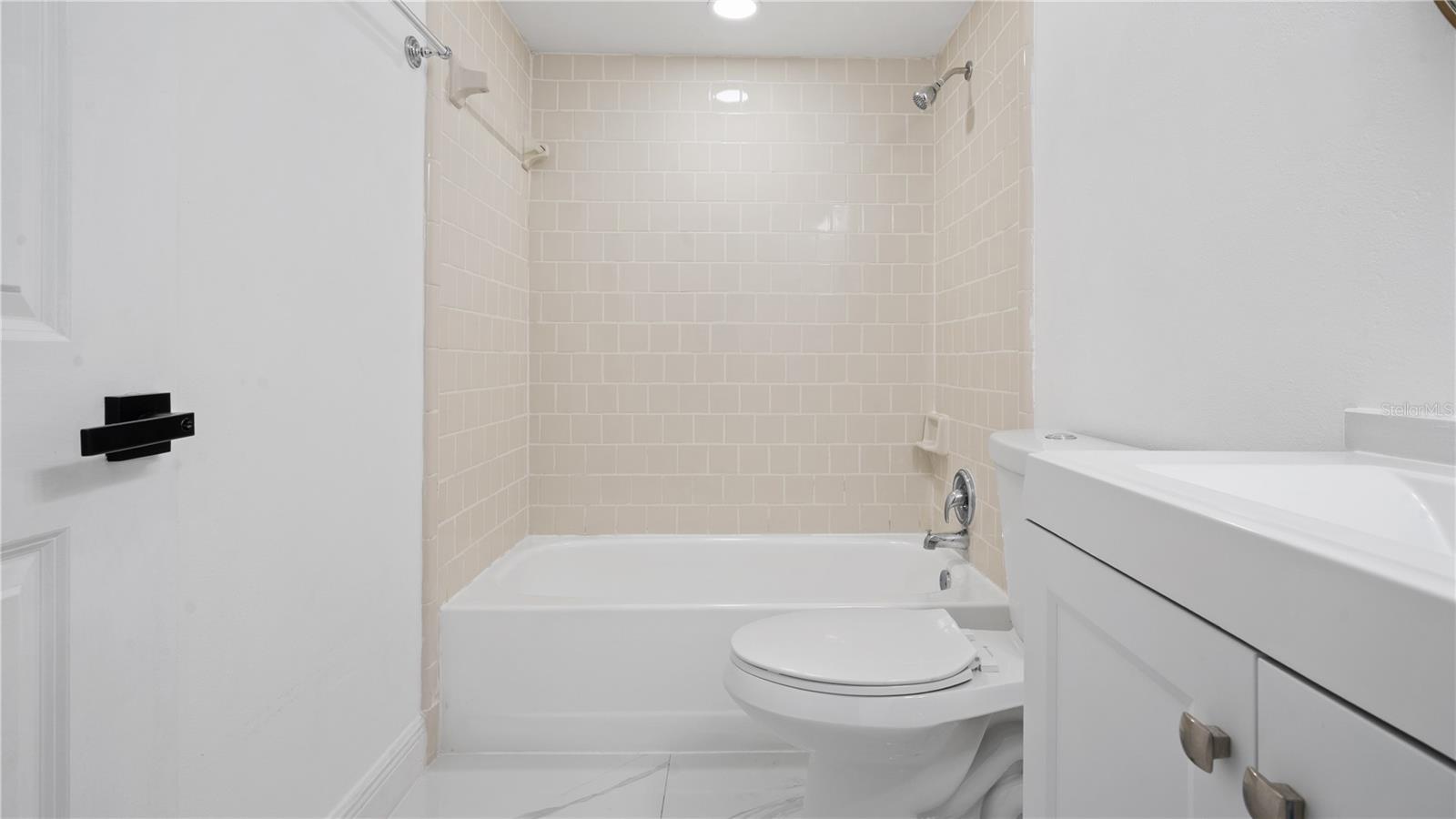 DOVER CIRCLE - Residential