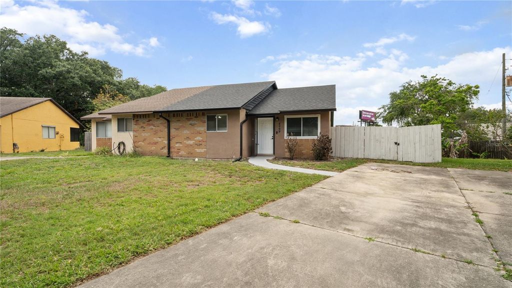 Photo of 4999 Dover Circle, Orlando, FL 32807 (MLS # O6408982)