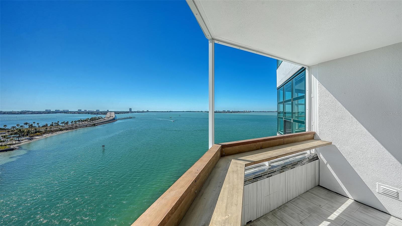 CONDO ON THE BAY - Residential