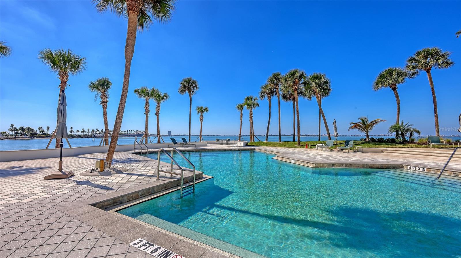 CONDO ON THE BAY - Residential