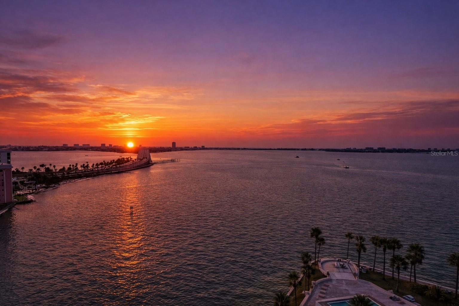 CONDO ON THE BAY - Residential