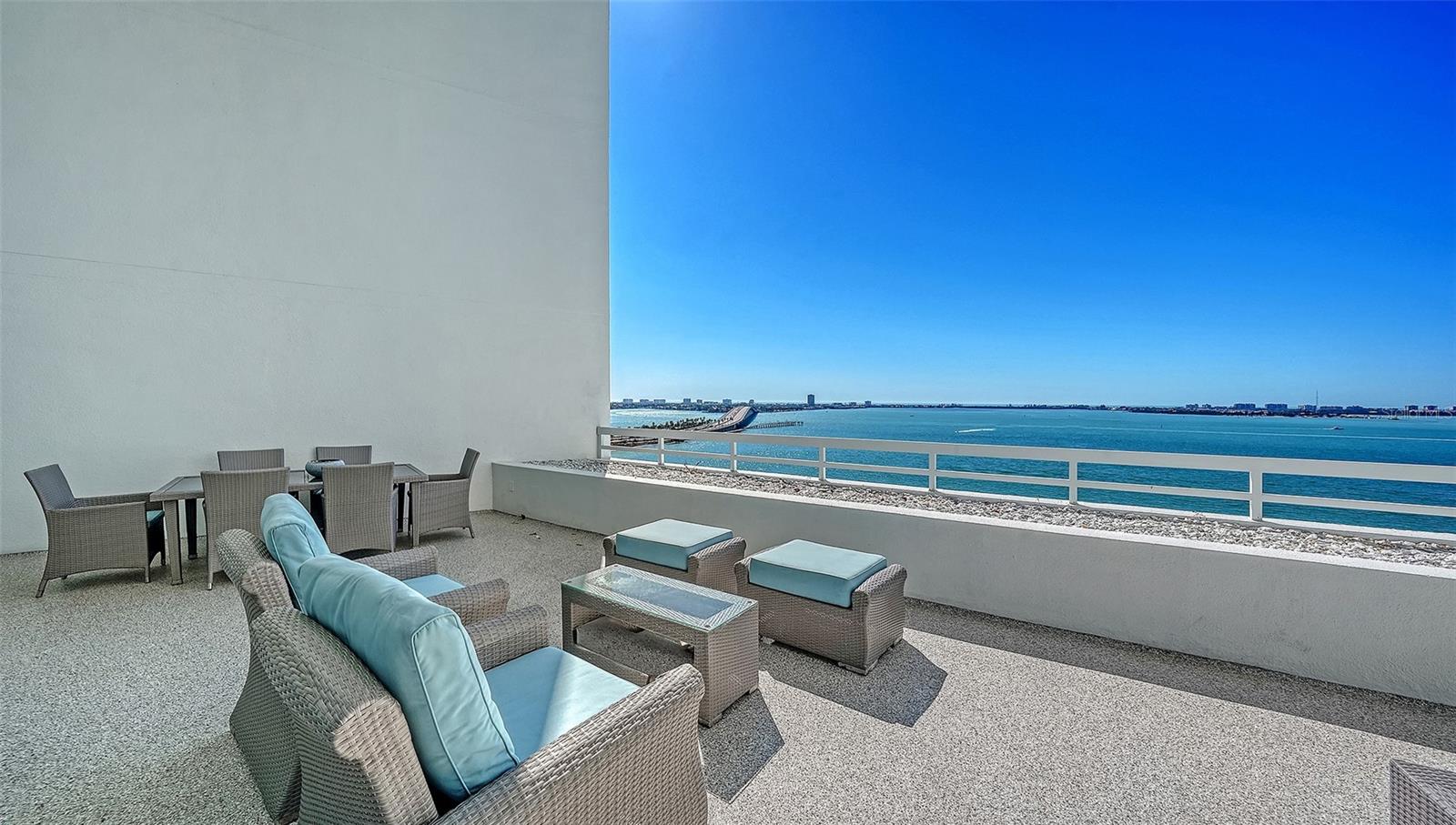 CONDO ON THE BAY - Residential