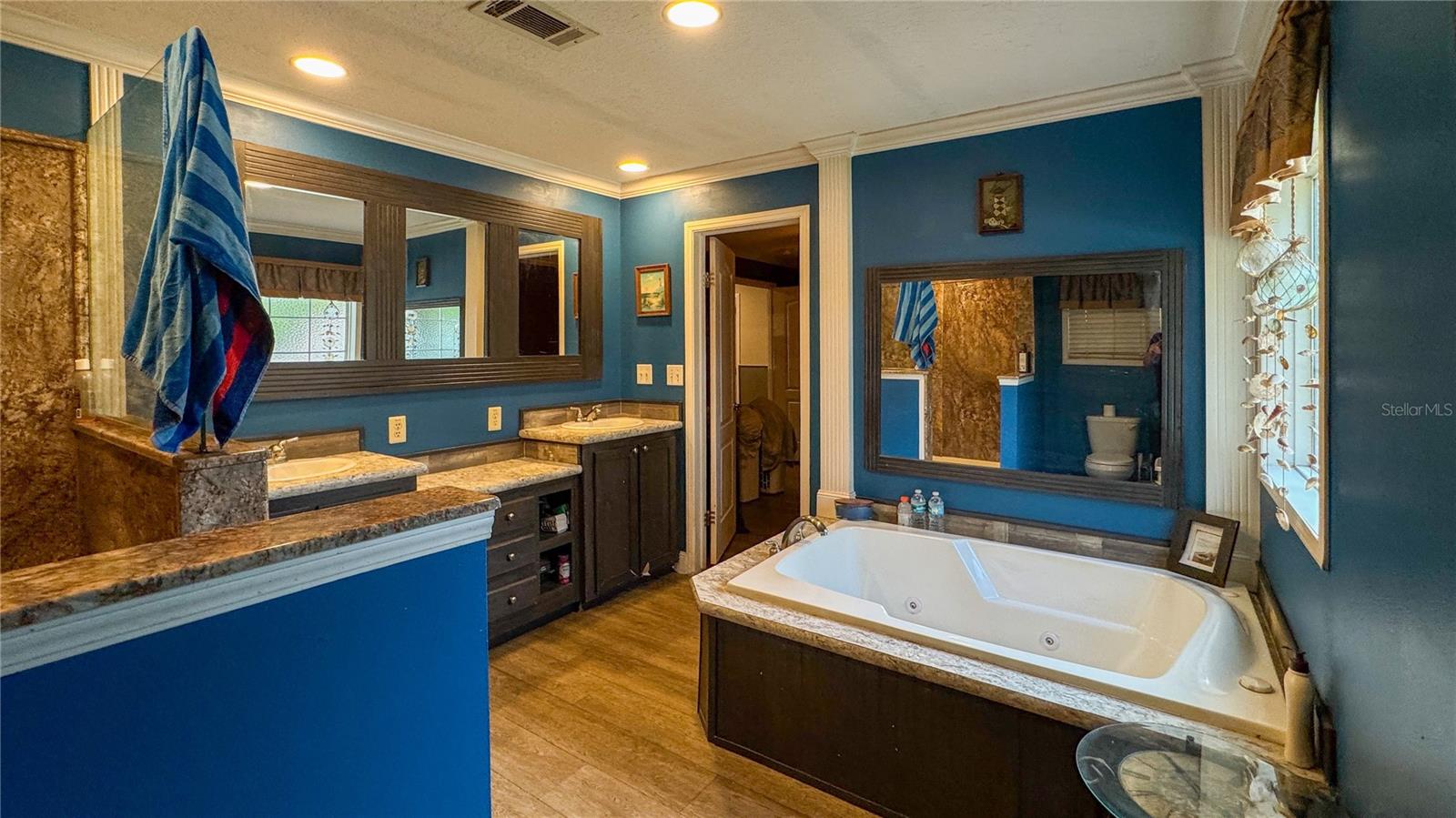 EDGEWATER - Residential